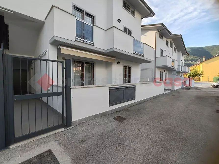 Immagine 6 di Appartamento in vendita  in Via delle Macchiette a Campello Sul Clitunno