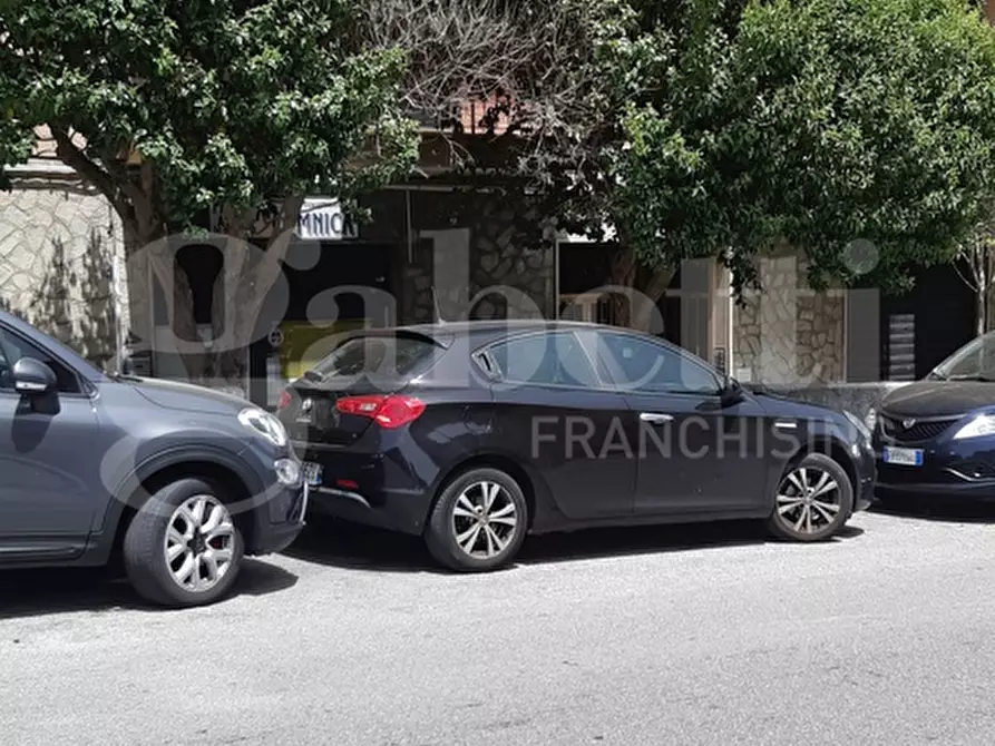 Immagine 17 di Magazzino in vendita  in Viale Dei Bizantini, 270 a Catanzaro