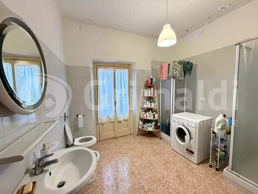 Immagine 34 di Appartamento in vendita  in Piazza PETRARCA, 28 a Pavia