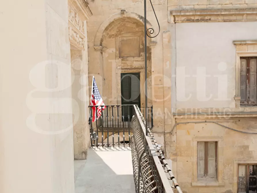 Immagine 3 di Appartamento in vendita  in Vico del Theutra, 14 a Lecce