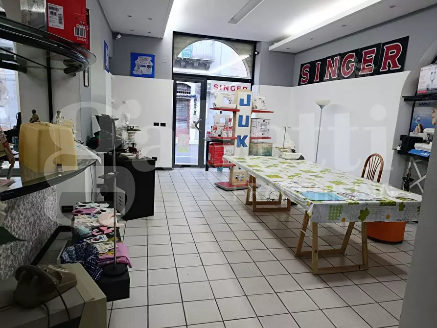 Immagine 7 di Negozio in vendita  in Via Mariannina SchininÃ , 125 a Ragusa