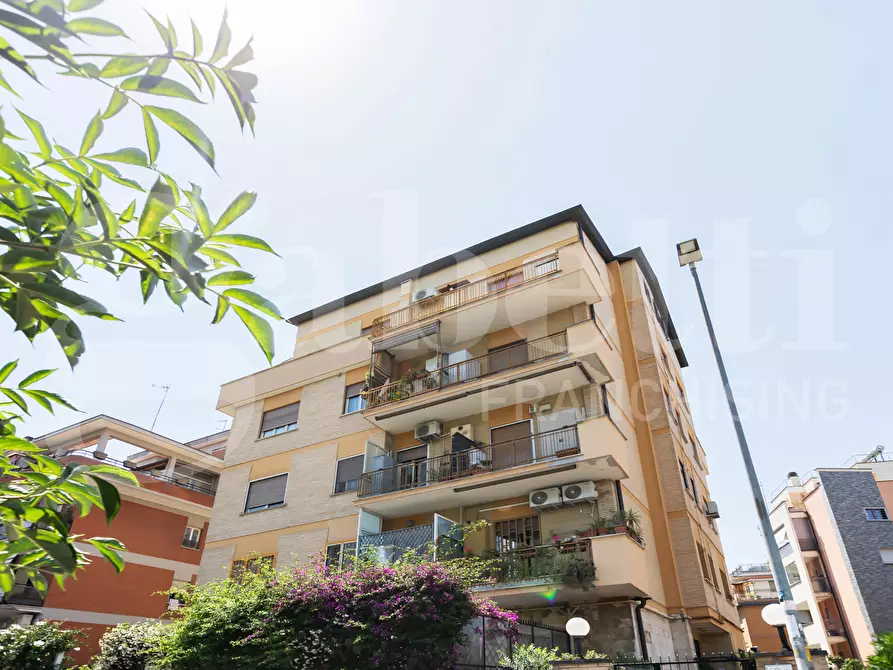 Immagine 44 di Appartamento in vendita  in Via Lucio II a Roma