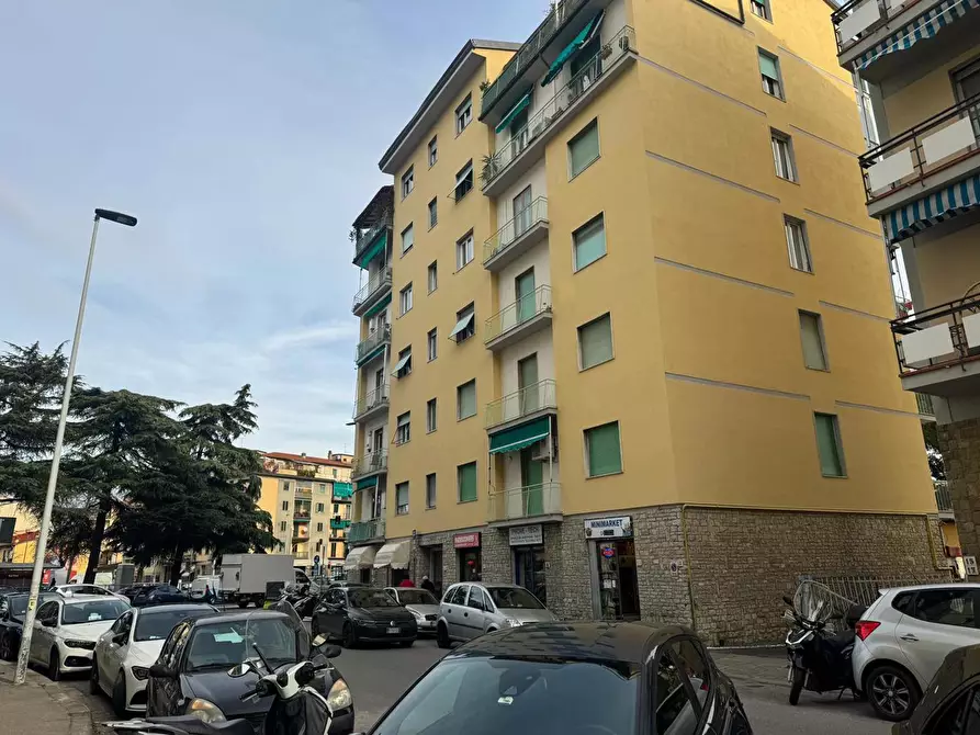 Immagine 3 di Negozio in vendita  in Via DOSIO a Firenze