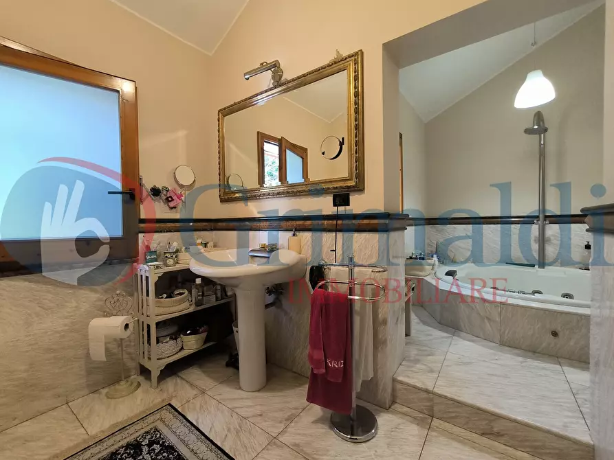 Immagine 39 di Villa in vendita  in Via Baronato del Pellegrino a Messina