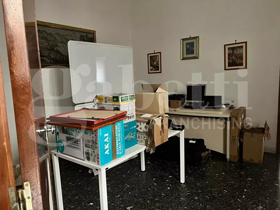 Immagine 21 di Palazzo in vendita  in Via CATULLO, 3 a Grottaglie
