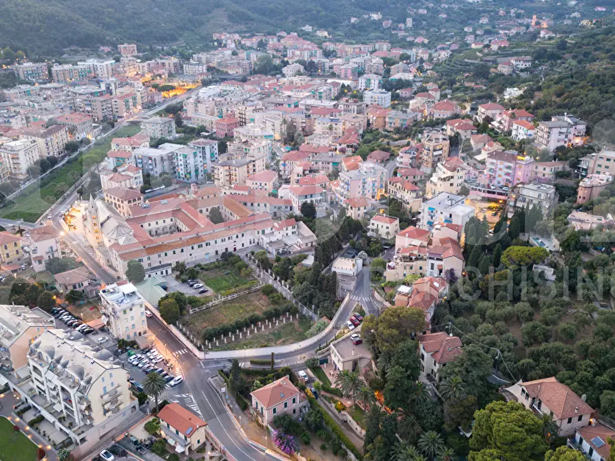 Immagine 13 di Appartamento in vendita  in Via Calvisio a Finale Ligure