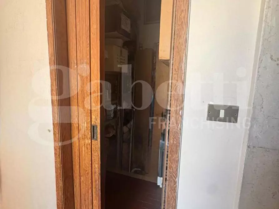 Immagine 26 di Appartamento in vendita  in Piazza Ernesto Cesaro, 55 a Torre Annunziata