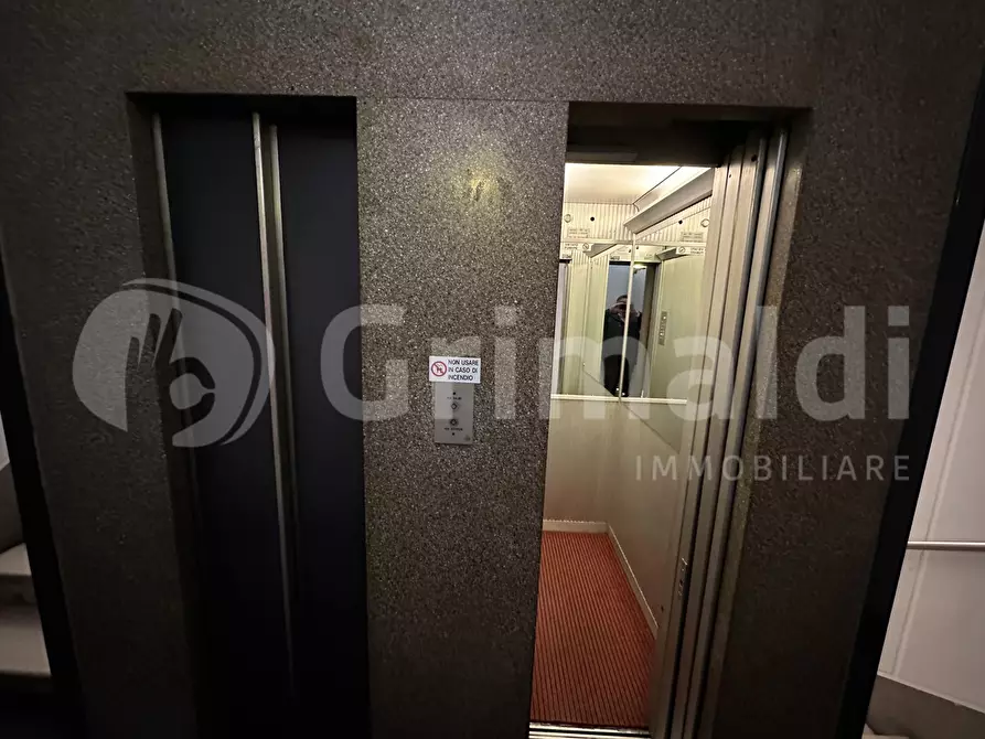 Immagine 24 di Ufficio in affitto  in Via antonio Canova, 19 a Milano