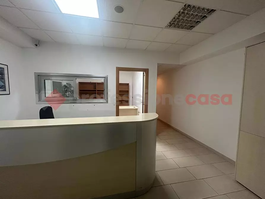 Immagine 2 di Ufficio in affitto  in Viale ALDO MORO a Monopoli