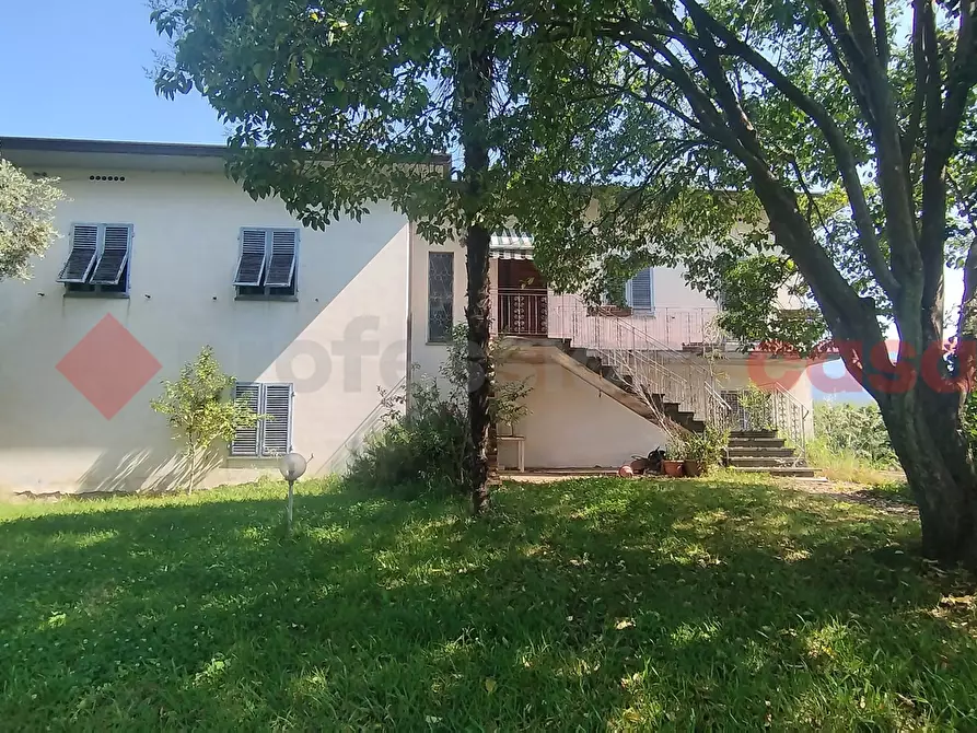 Immagine 1 di Villa in vendita  in Via di Moriano, 10 a Lucca