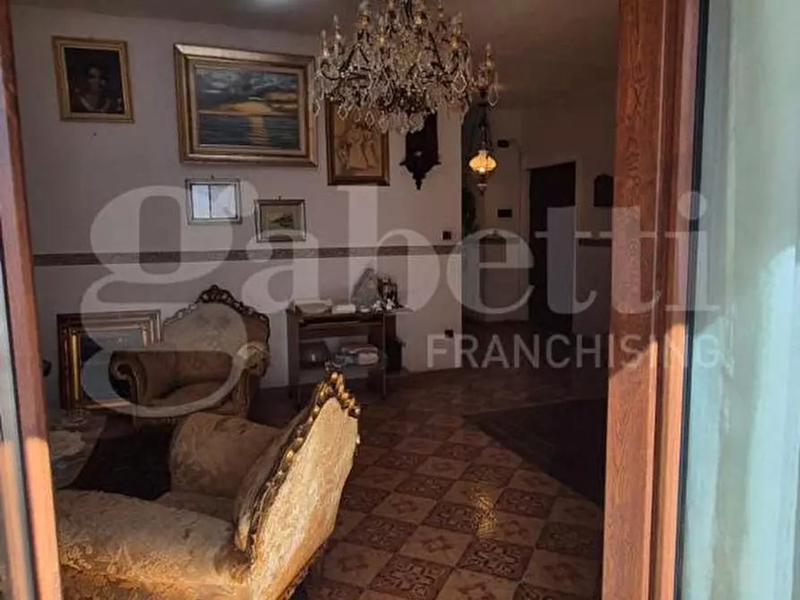 Immagine 10 di Appartamento in vendita  in Corso Umberto I, 68 a Torre Annunziata