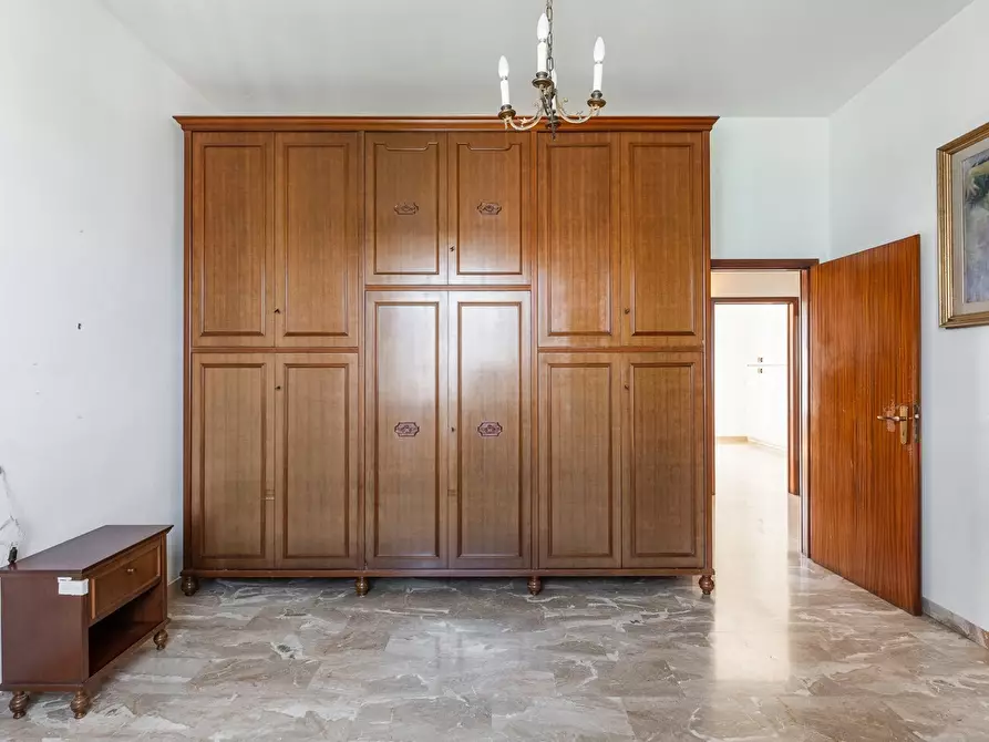 Immagine 19 di Appartamento in vendita  in Viale Roma, 13 a Bologna