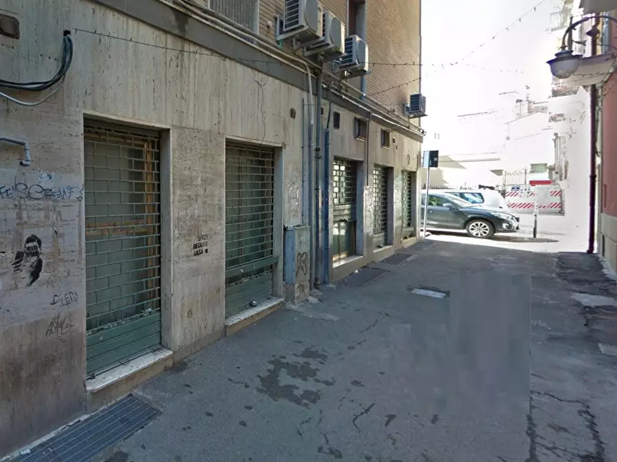 Immagine 5 di Negozio in vendita  in Piazza G. MARCONI a Foggia