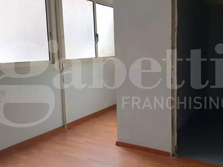 Immagine 4 di Ufficio in vendita  in Via dei Mille, 19 a Torre Annunziata