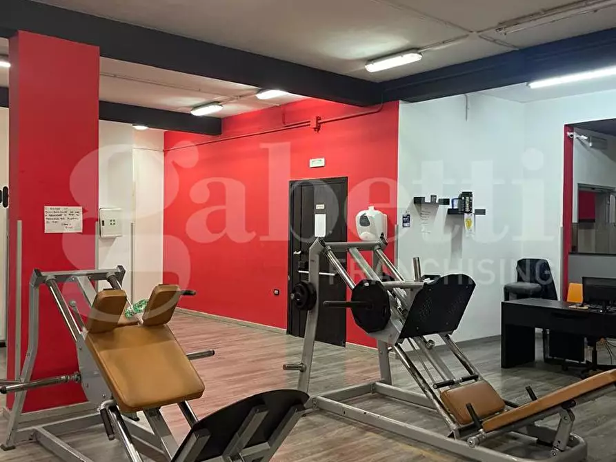 Immagine 5 di Attività commerciale in vendita  in Via A. Santillo, 10 a Orta Di Atella