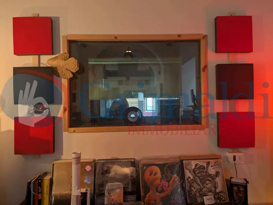 Immagine 3 di Magazzino in vendita  in Via del Testaio a Livorno