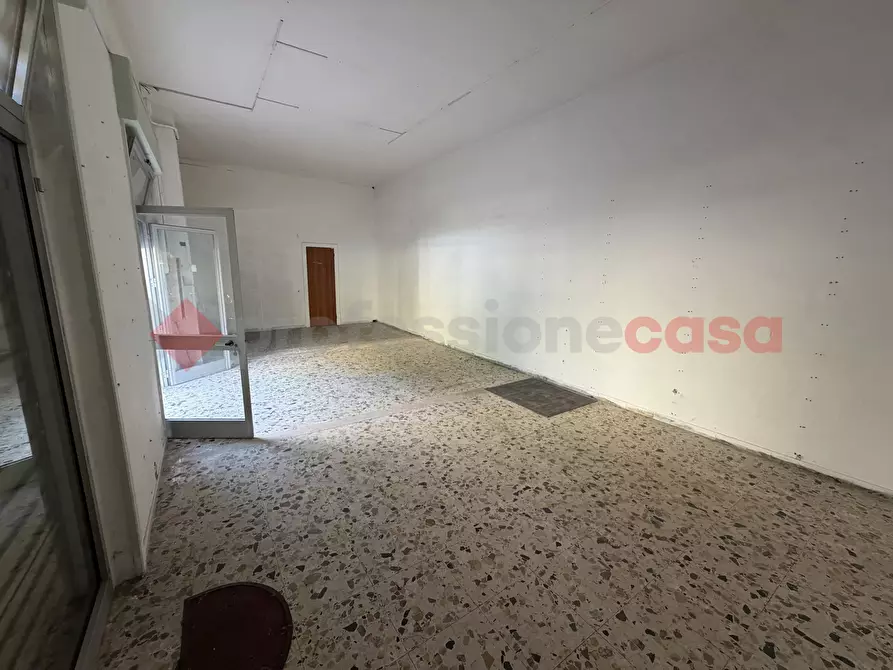 Immagine 7 di Negozio in affitto  in Via Pierantoni, snc a Santa Maria Capua Vetere