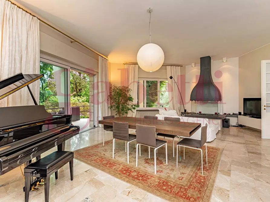 Immagine 1 di Villa in vendita  in Via Volturno, 22 a Bergamo