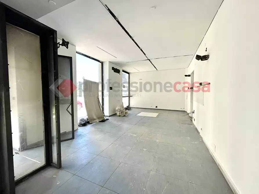 Immagine 3 di Negozio in vendita  in Via vincenzo gioberti, 1 - 3- 5 a Siracusa