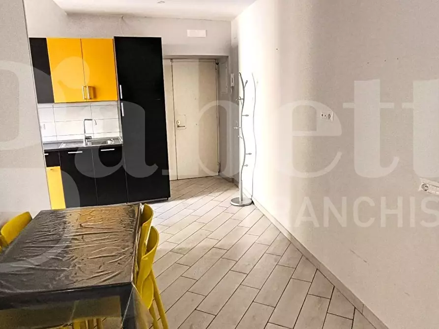Immagine 3 di Appartamento in vendita  in Via Sant' Attanasio a Napoli