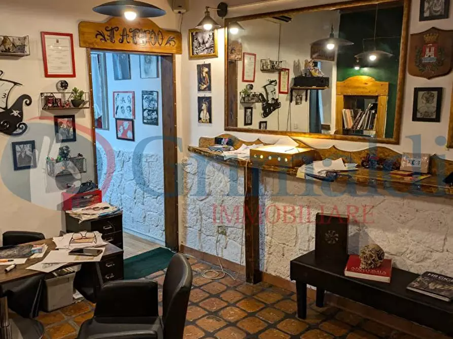 Immagine 3 di Negozio in vendita  in Via De Larderel a Livorno