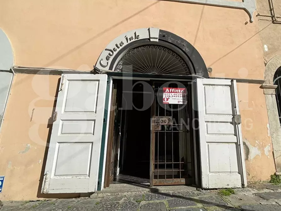 Immagine 4 di Negozio in affitto  in Via Duomo, s.n.c. a Gaeta
