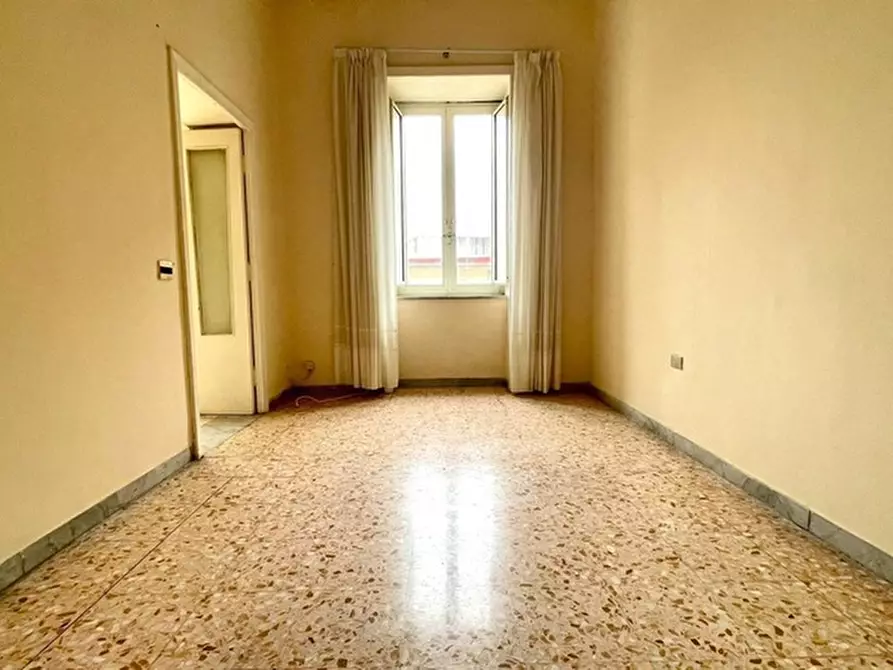 Immagine 3 di Appartamento in vendita  in Via Annibale de Gasperis a Napoli