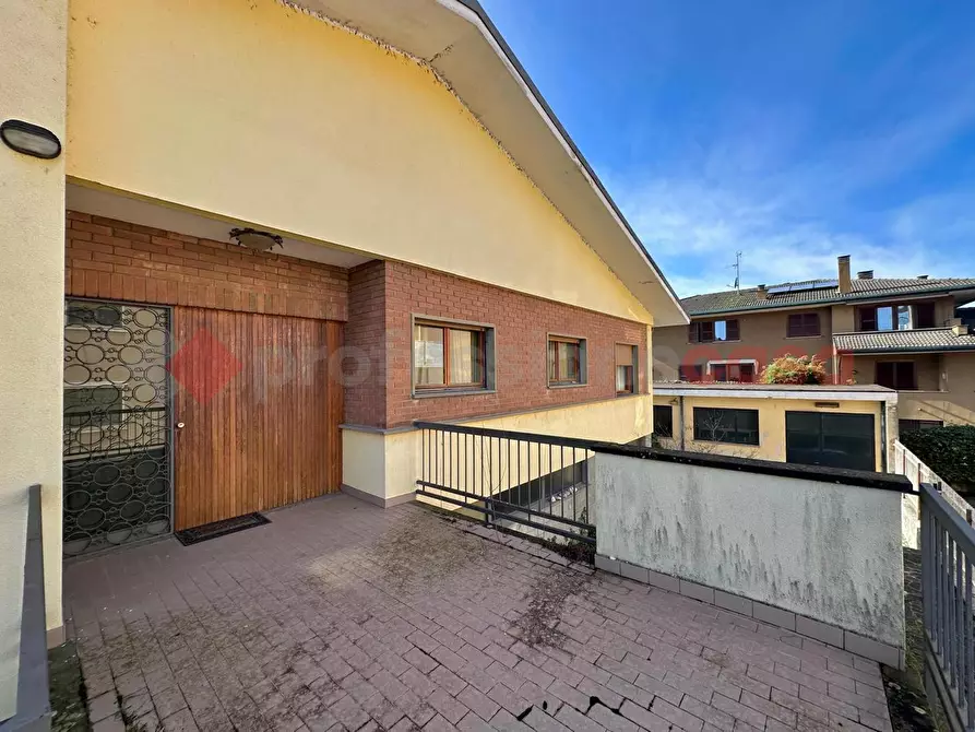 Immagine 4 di Villa in vendita  in Via Delle Robinie a Opera
