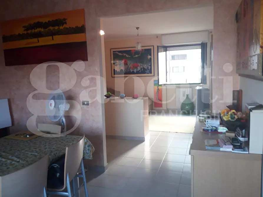 Immagine 12 di Appartamento in vendita  in Piazza SANDRO PERTINI, 22 a Taranto