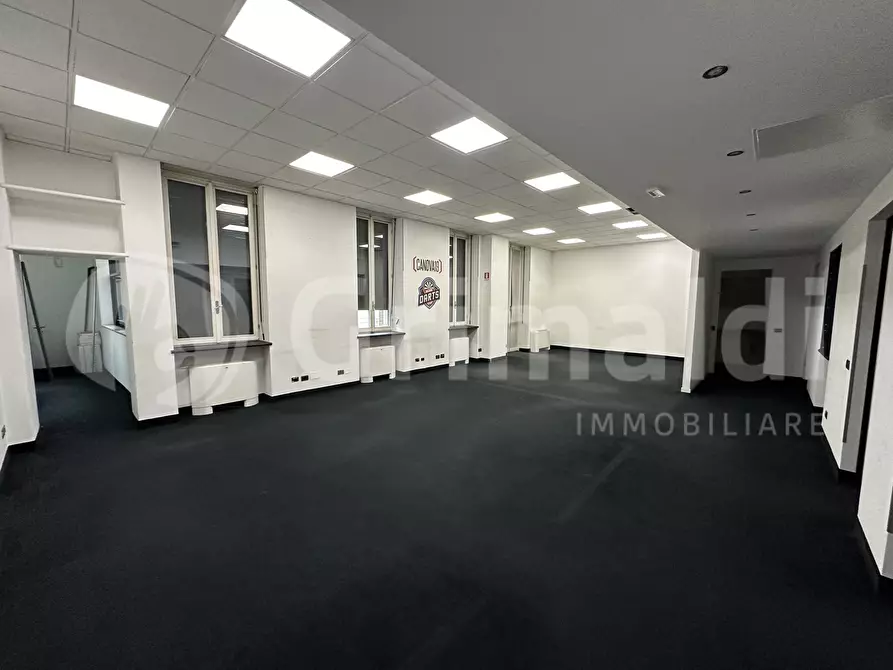Immagine 8 di Ufficio in affitto  in Via antonio Canova, 19 a Milano