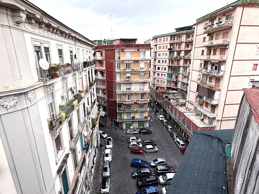 Immagine 19 di Appartamento in vendita  in Corso G. Garibaldi a Napoli