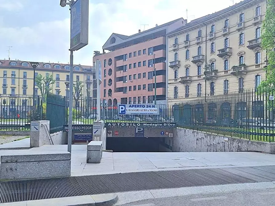 Immagine 2 di Box auto in affitto  in Viale Sabotino, 25 a Milano