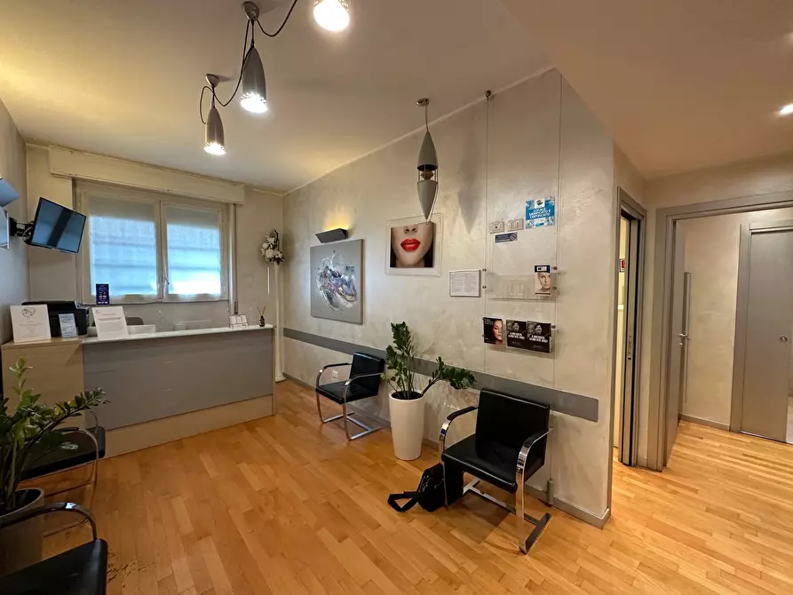 Immagine 3 di Ufficio in vendita  in Via Giovanni Pezzotti, 10 a Milano
