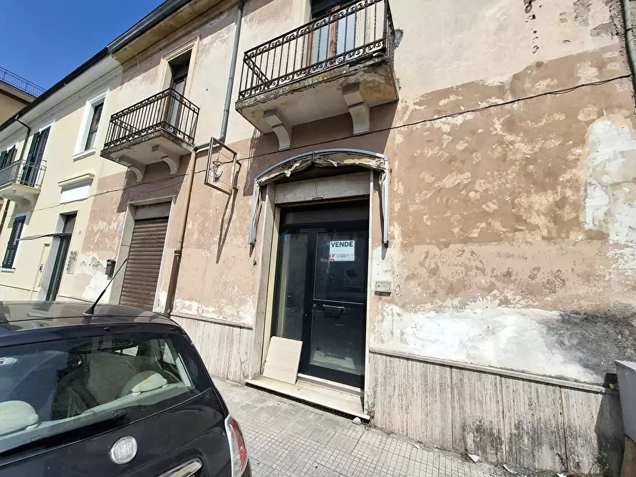 Immagine 1 di Negozio in vendita  in Via Firenze, 13 a Sora