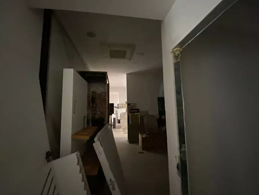 Immagine 14 di Negozio in affitto  in Via San Martino, 119 a San Giorgio A Cremano