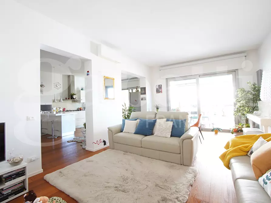 Immagine 3 di Appartamento in vendita  in Via Sandro Gallo, . a Venezia