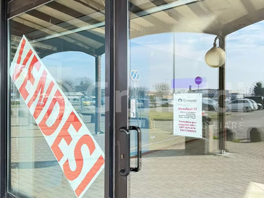 Immagine 3 di Attività commerciale in vendita  in Via Emilia Piacentina, 4 a Castel San Giovanni