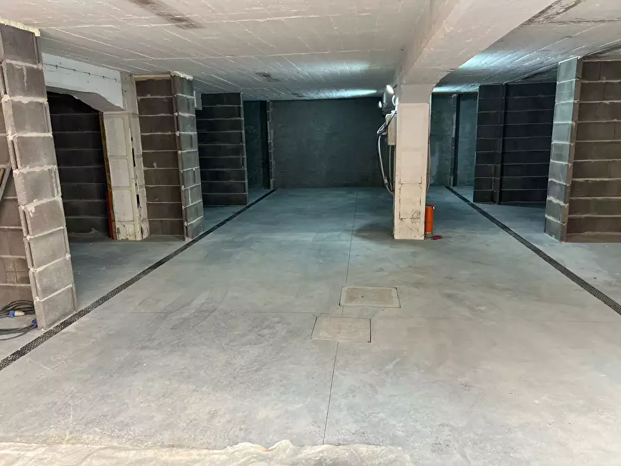 Immagine 1 di Box auto in vendita  in Via Camillo Casarini, 4 a Bologna