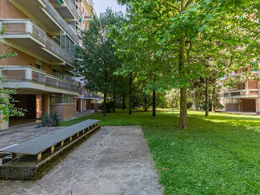 Immagine 31 di Appartamento in vendita  in Viale Roma, 13 a Bologna