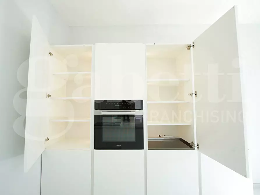 Immagine 11 di Casa bifamiliare in vendita  in Viale Giuseppe Garibaldi, . a Venezia