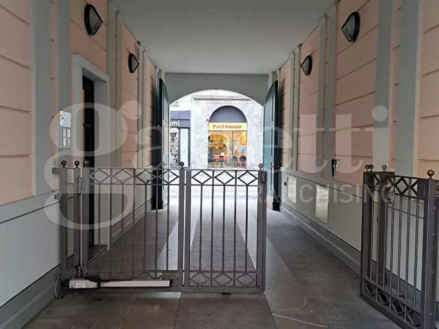 Immagine 13 di Box auto in vendita  in Corso di porta Romana, 55 a Milano