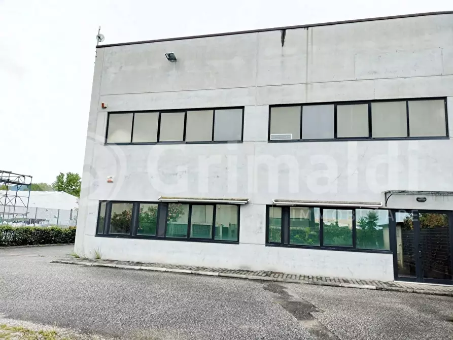 Immagine 12 di Capannone industriale in vendita  in Via MASSA AVENZA, 1 a Massa