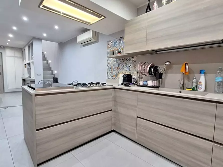 Immagine 3 di Appartamento in vendita  in Via Bartolomeo Chioccarelli a Napoli