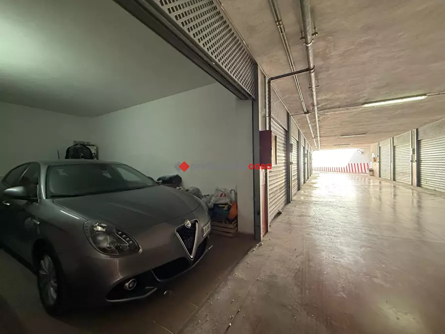 Immagine 3 di Box auto in vendita  in Viale Manfredi, 63 a Foggia