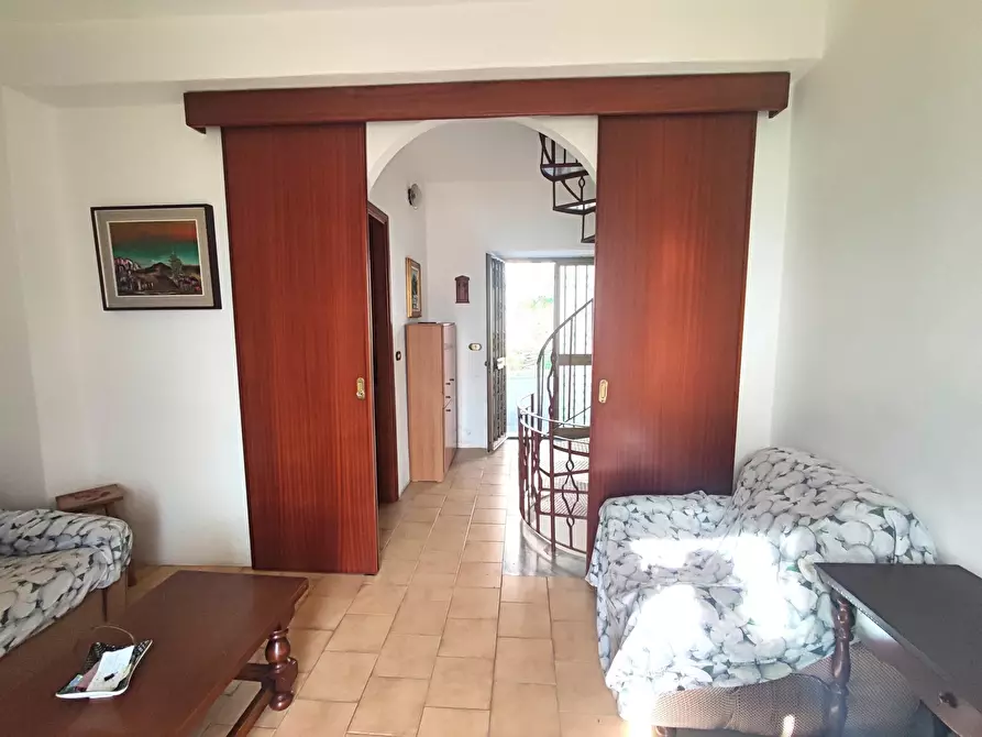 Immagine 7 di Appartamento in vendita  in Via G. GARIBALDI, 114 a San Vito Sullo Ionio