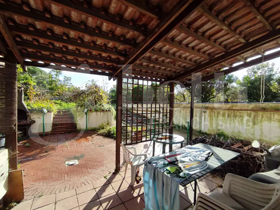 Immagine 24 di Casa indipendente in vendita  in Via Prota, 25 a Torre Annunziata