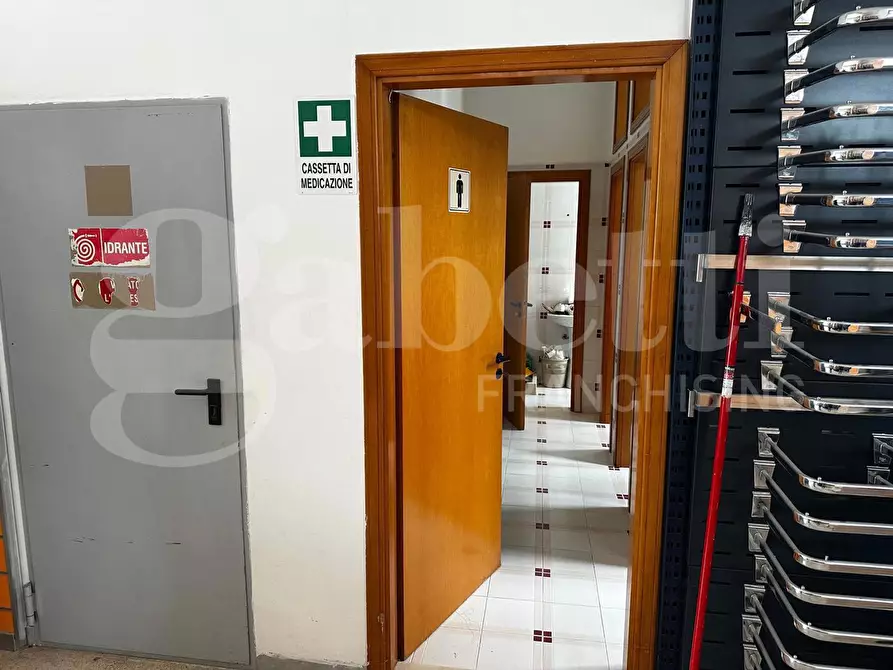 Immagine 10 di Capannone industriale in affitto  in Strada del Carro a Bisceglie