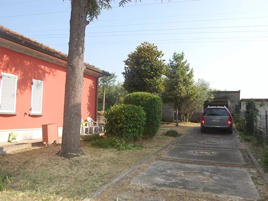 Immagine 8 di Villa in vendita  in Viale CORSICA a Riccione