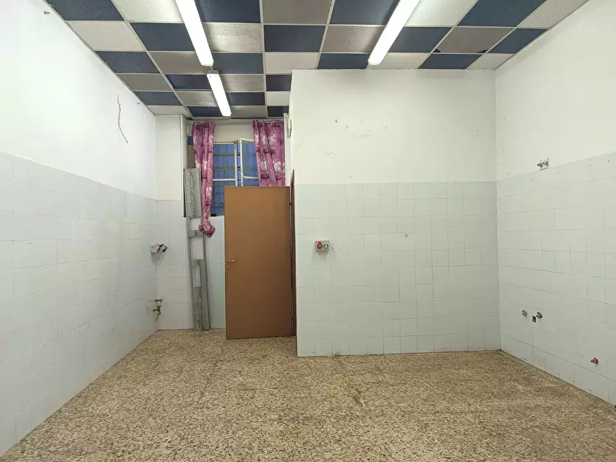 Immagine 5 di Negozio in vendita  in Via nazionale, 227 a Messina