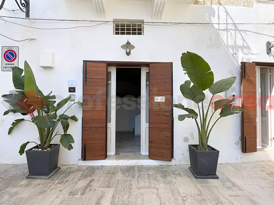 Immagine 1 di Casa indipendente in vendita  in Via CAVALIERE a Monopoli
